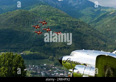 Patrouille Suisse. Airshow Cielo aperto. Locarno. Svizzera Foto Stock