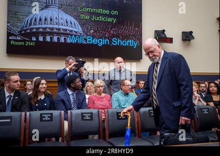 Washington, Stato di Vereinigte. 21st giugno, 2023. Il Consiglio speciale John Durham arriva per un Comitato della Camera nell'udienza giudiziaria sul rapporto del Consiglio speciale John Durham nel Rayburn House Office Building a Washington, DC, mercoledì 21 giugno 2023. Credit: Rod Lammey/CNP/dpa/Alamy Live News Foto Stock