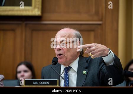 Washington, Stato di Vereinigte. 21st giugno, 2023. Il Rappresentante degli Stati Uniti Steve Cohen (democratico del Tennessee) ha posto domande sul Consiglio speciale John Durham durante un Comitato della Camera sull'audizione giudiziaria sul rapporto del Consiglio speciale John Durham nel Rayburn House Office Building a Washington, DC, mercoledì 21 giugno 2023. Credit: Rod Lammey/CNP/dpa/Alamy Live News Foto Stock