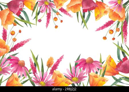 Cornice estiva con fiori selvatici, illustrazione in acquerello. Bordo floreale con spazio vuoto per il testo. Fiori e erbe di prato rosa, giallo, blu disegnati a mano Foto Stock