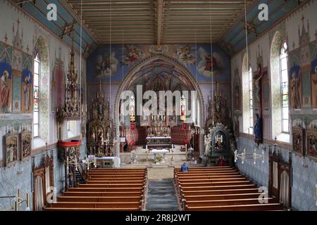 Weitnau è un comune della Baviera situato nel distretto rurale di Oberallgau. Chiesa di St Pelagio è una delle più belle chiese neogotiche. Foto Stock