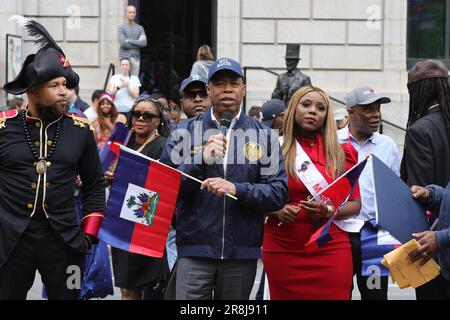 NY, Stati Uniti. 3rd giugno, 2023. Central Park West, New York, USA, 03 giugno 2023 - il sindaco Eric Adams consegna commenti, presenta proclami e Marche nella parata inaugurale del patrimonio haitiano, sabato 3 giugno 2023 a New York City. Foto: Luiz Rampelotto/EuropaNewswire (Credit Image: © Luiz Rampelotto/ZUMA Press Wire) SOLO PER USO EDITORIALE! Non per USO commerciale! Foto Stock