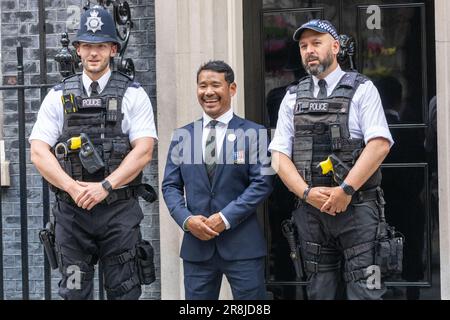 Londra, Regno Unito. 21st giugno, 2023. Hari Budha Magar, ex Gurkha e primo doppio amputee a salire sul Monte Everest riceve il suo premio Points of Light a 10 Downing Street London UK Credit: Ian Davidson/Alamy Live News Foto Stock