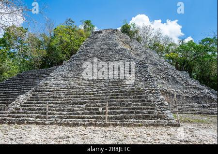 Piramide Maya nel sito archeologico di Cobà situato nello Stato di Quintana Roo, Messico Foto Stock