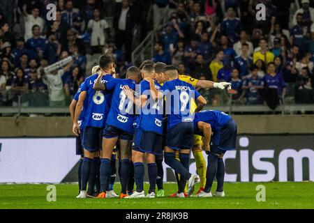 Belo Horizonte, Brasile. 21st giugno, 2023. MG - BELO HORIZONTE - 21/06/2023 - BRAZILEIRO A 2023, CRUZEIRO X FORTALEZA - Cruzeiro i giocatori posano per una foto prima della partita contro Fortaleza allo stadio Mineirao per il campionato BRAZILEIRO A 2023. Foto: Fernando Moreno/AGIF/Sipa USA Credit: Sipa USA/Alamy Live News Foto Stock