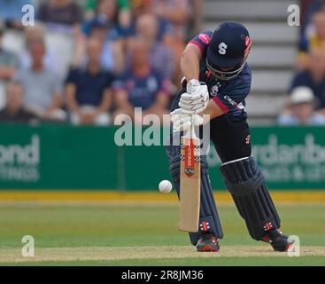 Northampton 21-Giugno 2023 : Ricardo Vasconcelos del Northamptonshire in azione battendo durante la partita di Blast Vitality T20 tra Northamptonshire Steelbacks vs Derbyshire Falcons al County Ground Northampton Inghilterra . Foto Stock