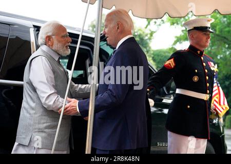 Washington, Stato di Vereinigte. 21st giugno, 2023. Il Presidente degli Stati Uniti Joe Biden dà il benvenuto al primo ministro indiano Narendra modi per una cena alla Casa Bianca di Washington, DC il 21 giugno 2023. Credito: Yuri Gripas/Pool tramite CNP/dpa/Alamy Live News Foto Stock