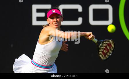 Ekaterina Alexandrova della Russia in azione durante il primo round del torneo di tennis Open 2023 bett1, WTA 500, il 20 giugno 2023 a Berlino, Germania Foto Stock