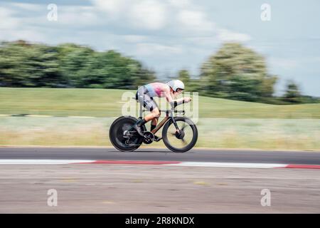 Darlington, Regno Unito. 21st giugno, 2023. Foto di Zac Williams/SWpix.com- 21/06/2023 - Ciclismo - 2023 Campionato britannico di strada Nazionale - Croft Circuit, Darlington, Inghilterra - Elite Women's Time Trial - Awol Oshea. Credit: SWpix/Alamy Live News Foto Stock