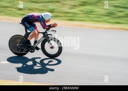 Darlington, Regno Unito. 21st giugno, 2023. Foto di Zac Williams/SWpix.com- 21/06/2023 - Ciclismo - 2023 Campionato britannico di strada Nazionale - Croft Circuit, Darlington, Inghilterra - Elite Men's Time Trial - John Archibald, HUUB. Credit: SWpix/Alamy Live News Foto Stock