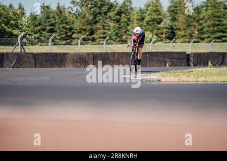 Darlington, Regno Unito. 21st giugno, 2023. Foto di Zac Williams/SWpix.com- 21/06/2023 - Ciclismo - 2023 Campionato britannico di strada Nazionale - Croft Circuit, Darlington, Inghilterra - Elite Men's Time Trial - John Archibald, HUUB. Credit: SWpix/Alamy Live News Foto Stock