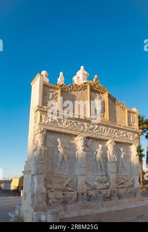 Gallipoli, Provincia di Lecce, la facciata della Fontana greca (in italiano, Fontana greca) a Gallipoli Foto Stock