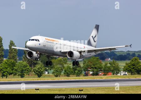 Bruxelles, Belgio - 21 maggio 2022: Aereo Airbus A320 di Freebird Airlines all'aeroporto di Bruxelles (BRU) in Belgio. Foto Stock