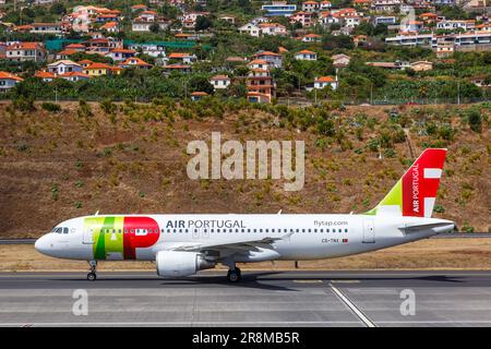 Madeira, Portogallo - 17 settembre 2022: AEREO TAP Air Portugal Airbus A320 all'aeroporto di Madeira (FNC) in Portogallo. Foto Stock