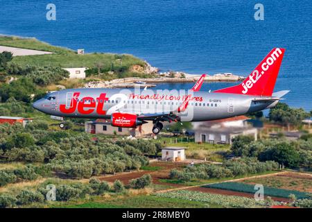 Split, Croazia - 27 maggio 2023: Jet2 aereo Boeing 737-300 all'aeroporto di Split (SPU) in Croazia. Foto Stock