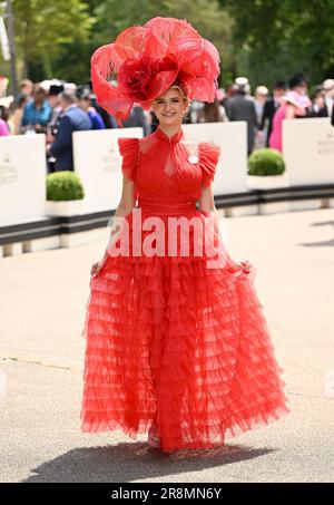 Ascot, Regno Unito. 22nd giugno, 2023. Berkshire, Regno Unito. Giugno 22nd, 2023. Racegoer partecipa al terzo giorno di Royal Ascot. Credit: Doug Peters/Alamy Live News Foto Stock