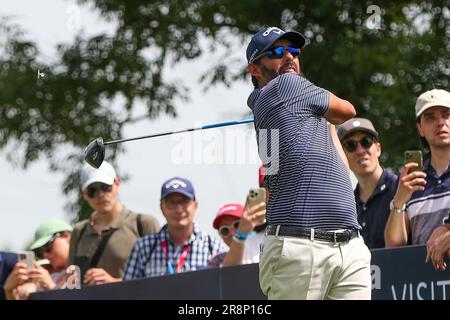 Monaco, Germania. 22nd giugno, 2023. Golf: Tour europeo - International Open, single, uomini, 1st round al Golfclub München Eichenried. Golfista Pablo Larrazabal dalla Spagna in azione. Credit: Christian Kolbert/dpa/Alamy Live News Foto Stock