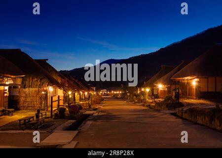 Crepuscolo di Ouchi-juku Foto Stock