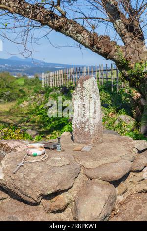 Tomba di Amakusa Shiro Tokisada nel sito del castello di Hara Foto Stock