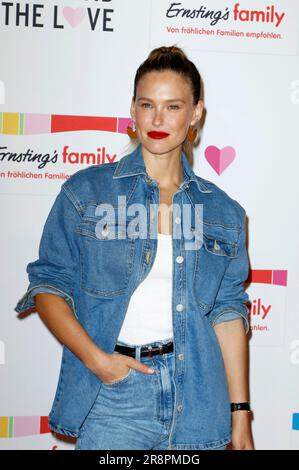 Bar Refaeli bei der Ernsting's Family Fashion Show im Hotel Atlantic. Amburgo, 19.06.2023 Foto Stock