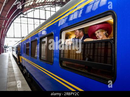 ANVERSA - Re Willem-Alexander e Regina Maxima partono per i Paesi Bassi con il treno reale dopo la visita di stato in Belgio. La coppia reale olandese ha fatto una visita di Stato di tre giorni nel paese su invito del re belga Philippe e della regina Mathilde. ANP REMKO DE WAAL olanda fuori - belgio fuori Foto Stock