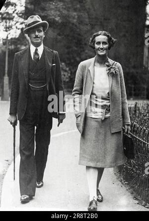 ***** Party Conference al Padiglione, ****** Sir Oswald e Lady Cynthia Mosley al ***** . Oswald e Lady Cynthia Mosley... politicamente mobile. 1° ottobre 1929. Foto Stock