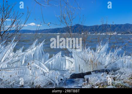 Lago Biwa e Mt. Hiei su Shibuki Ice Foto Stock