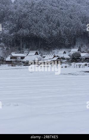 Kyoto Miyama Thatched Village in inverno Foto Stock