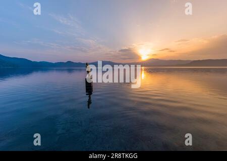 Alba al lago Tazawa Foto Stock