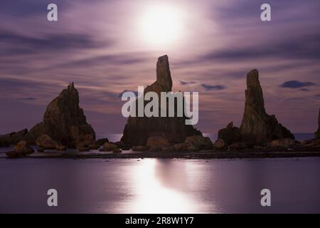 Hashikui rock and Moon Foto Stock