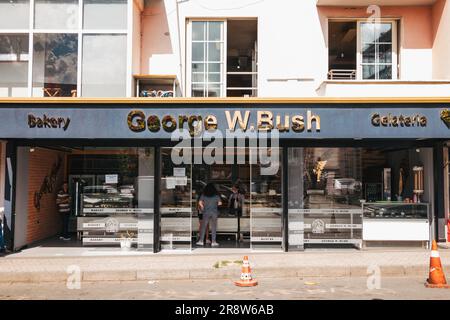 Il panificio George W. Bush a Fushë Krujë, Albania. È stato il primo presidente degli Stati Uniti a visitare l'Albania post-comunista, e fermato da questa piccola città Foto Stock