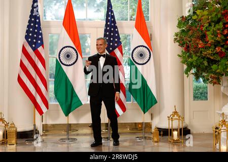 Washington, DC, US, 22 giugno 2023. Washington, Stati Uniti. 22 giugno 2023. Eric Garcetti, ambasciatore degli Stati Uniti in India, arriva per partecipare a una cena di stato in onore del primo ministro indiano Narendra modi ospitata dal presidente degli Stati Uniti Joe Biden e dalla First Lady Jill Biden alla Casa Bianca di Washington DC, Stati Uniti, giovedì 22 giugno, 2023. Biden e modi annunciarono una serie di accordi commerciali e di difesa volti a migliorare i legami militari ed economici tra le loro nazioni durante una visita di stato alla Casa Bianca oggi. Foto di Ting Shen/Pool/ABACAPRESS.COM credito: Abaca Press/Alamy Live News Foto Stock