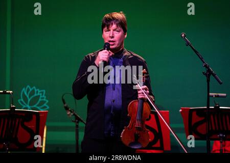 Washington, DC, US, 22 giugno 2023. Joshua Bell, violinista, parla durante una cena di stato alla Casa Bianca di Washington, DC, USA, giovedì 22 giugno, 2023. Biden e modi annunciarono una serie di accordi commerciali e di difesa volti a migliorare i legami militari ed economici tra le loro nazioni durante una visita di stato di oggi. Foto di al Drago/Pool/ABACAPRESS.COM credito: Abaca Press/Alamy Live News Foto Stock