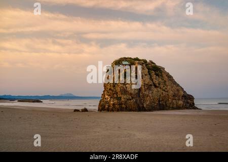 Bentenjima Island a Inasa-no-hama al mattino Foto Stock