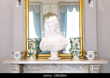 Busto della Principessa Elżbieta Izabela Lubomirska negli Appartamenti della Principessa Maresciallo Lubomirska, Palazzo Wilanow, Varsavia, Polonia Foto Stock