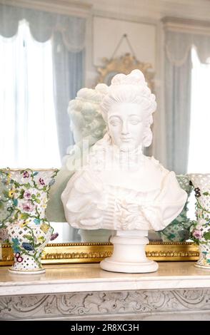 Busto della Principessa Elżbieta Izabela Lubomirska negli Appartamenti della Principessa Maresciallo Lubomirska, Palazzo Wilanow, Varsavia, Polonia Foto Stock