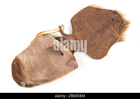 Borsa Stone Age su sfondo bianco Foto Stock