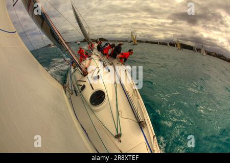 A bordo di uno yacht durante una gara biennale del 2009 nel Pacifico, al largo della nuova Caledonia. Foto Stock