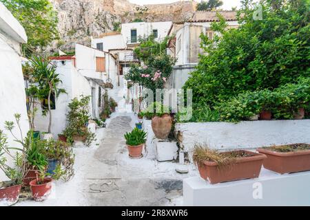 Anafiotika quartiere storico sotto l'acropoli, Atene, Grecia Foto Stock