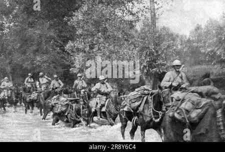 ''Sur l'Aisne; la poursuite de l'ennemi; passage d'un gue de l'Aisne par une equipe de fusiliers mitrailleurs d'un regment de chasseurs a cheval', 1918. Da "l'album de la Guerre 1914-1919, volume 2" [l'Illustration, Paris, 1924]. Foto Stock