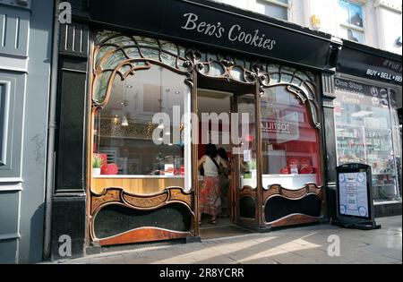 Un negozio in stile art nouveau a Market Passage, Cambridge. Foto Stock