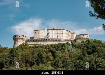 Vista del castello di San Leo in Emilia Romagna, Italia Foto Stock