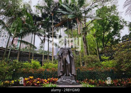 Hong Kong, Cina - 24 aprile 2023: Statua di re Giorgio vi nei giardini zoologici e botanici di Hong Kong Foto Stock