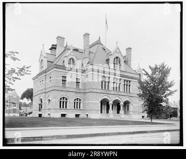 Ufficio postale, Concord, N.H., tra il 1900 e il 1906. Progettato da James Riggs Hill, costruito in granito in stile romanico Richardsonian nel 1889, divenne in seguito il legislative Office Building della legislatura dello Stato del New Hampshire. Foto Stock