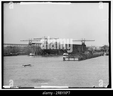 Lungomare, Newport News, Virginia, c1905. Cantiere navale sul fiume James. Foto Stock