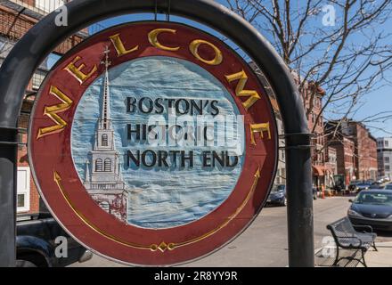 Boston, Massachusetts, US-13 aprile 2023: Il North End è un quartiere storicamente italiano. Foto Stock