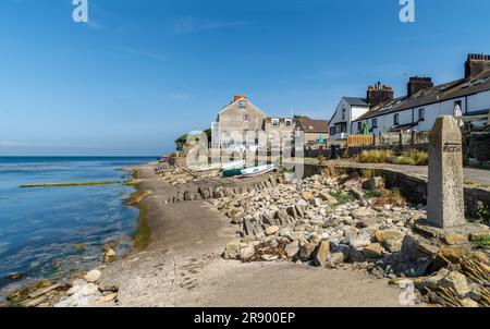 Peveril Point, Swanage, Regno Unito - 21 giugno 2023: Barche e case. Foto Stock