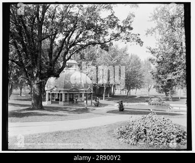 Waukesha, Wisconsin, Bethesda Springs from Gate, c1898. Foto Stock