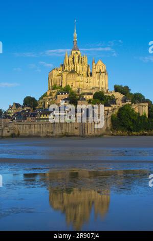 Monastery Isola Mont Saint Michel, St., Normandia, Francia Foto Stock