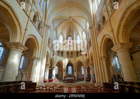 Provins, Francia - 24 maggio 2023 : Coro della Chiesa Collegiata di San Quiriace a Provins, città medievale nel dipartimento francese della Senna e Marna Foto Stock